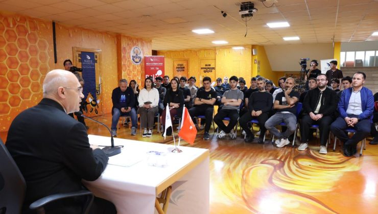 Yapay Zeka ve Geleceğin Teknolojileri Lise Öğrencileriyle Buluştu