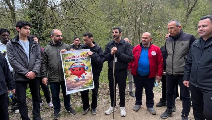 Akçakoca’da Gençler Doğada Yürüdü, Sağlık İçin Bilgilendirildi